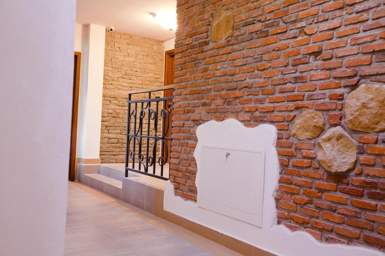 W Pałacu Hotel apartamentowy *